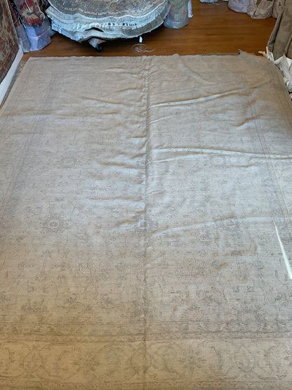 Pakistani Peshawar Rug, 11'11" x 14'8", in beige, grey and tan - photo 2