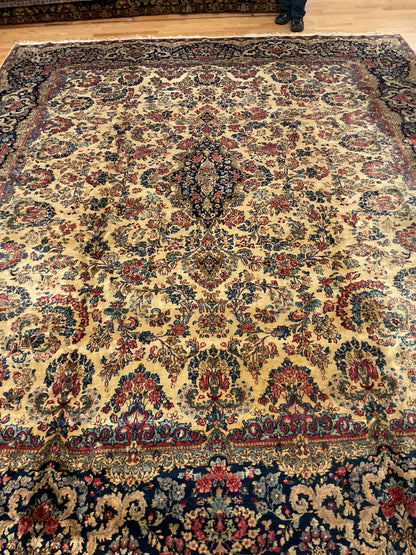 Antique Persian Kerman Rug, 11'5" x 14'2", in ivory, navy, pink and red - photo 2