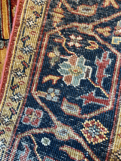 Indian Heriz Rug, 6' x 9'1", in burgundy, gold and navy - photo 3