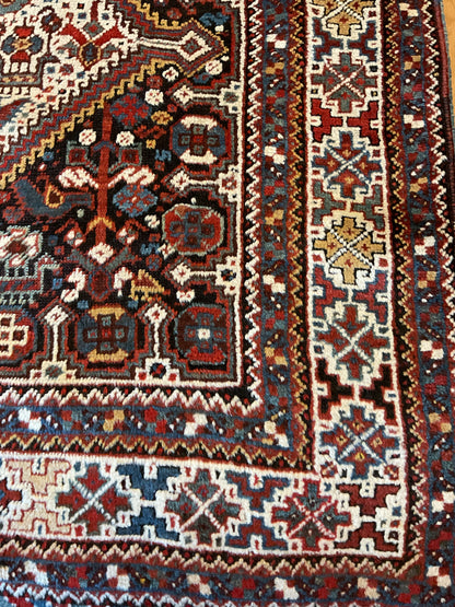 Antique Persian Shiraz Rug, 5'9" x 8'1", in brown, ivory, navy and red - photo 2