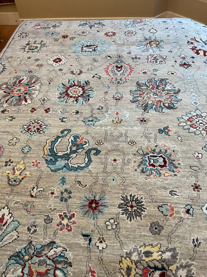 Indian Mohal Rug, 6' x 9', in grey, ivory, red and teal - photo 4