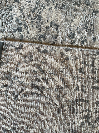 Indian Tibetan Rug with Art Silk, 6' x 8'3", in charcoal, grey, ivory and slate - photo 3