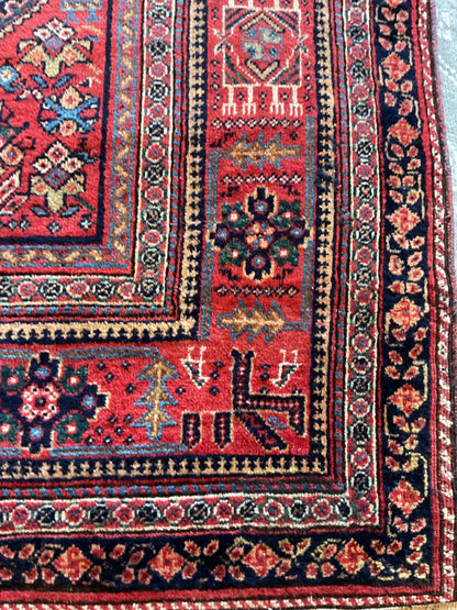 Antique Persian Afshar Rug, 5'7" x 9'4", in ivory, navy, rust and salmon - photo 2