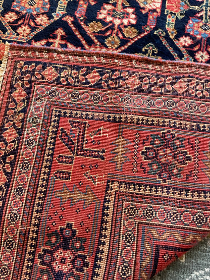 Antique Persian Afshar Rug, 5'7" x 9'4", in ivory, navy, rust and salmon - photo 3