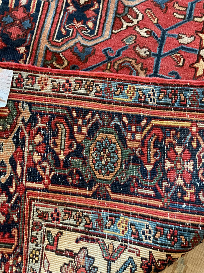 Antique Persian Heriz Rug, 7'6" x 10'7", in black, ivory, navy and red - photo 4