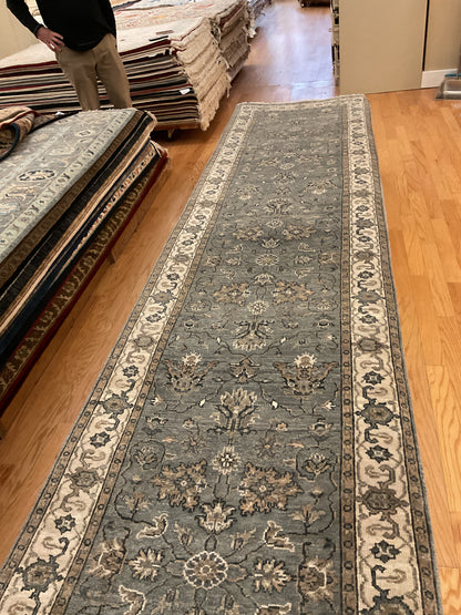 Indian Antiquity Runner, 2'6" x 12', in beige, grey and ivory - photo 4