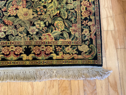 Sino Varamin Rug, 3' x 5'1", in beige, black, green and rose - photo 3